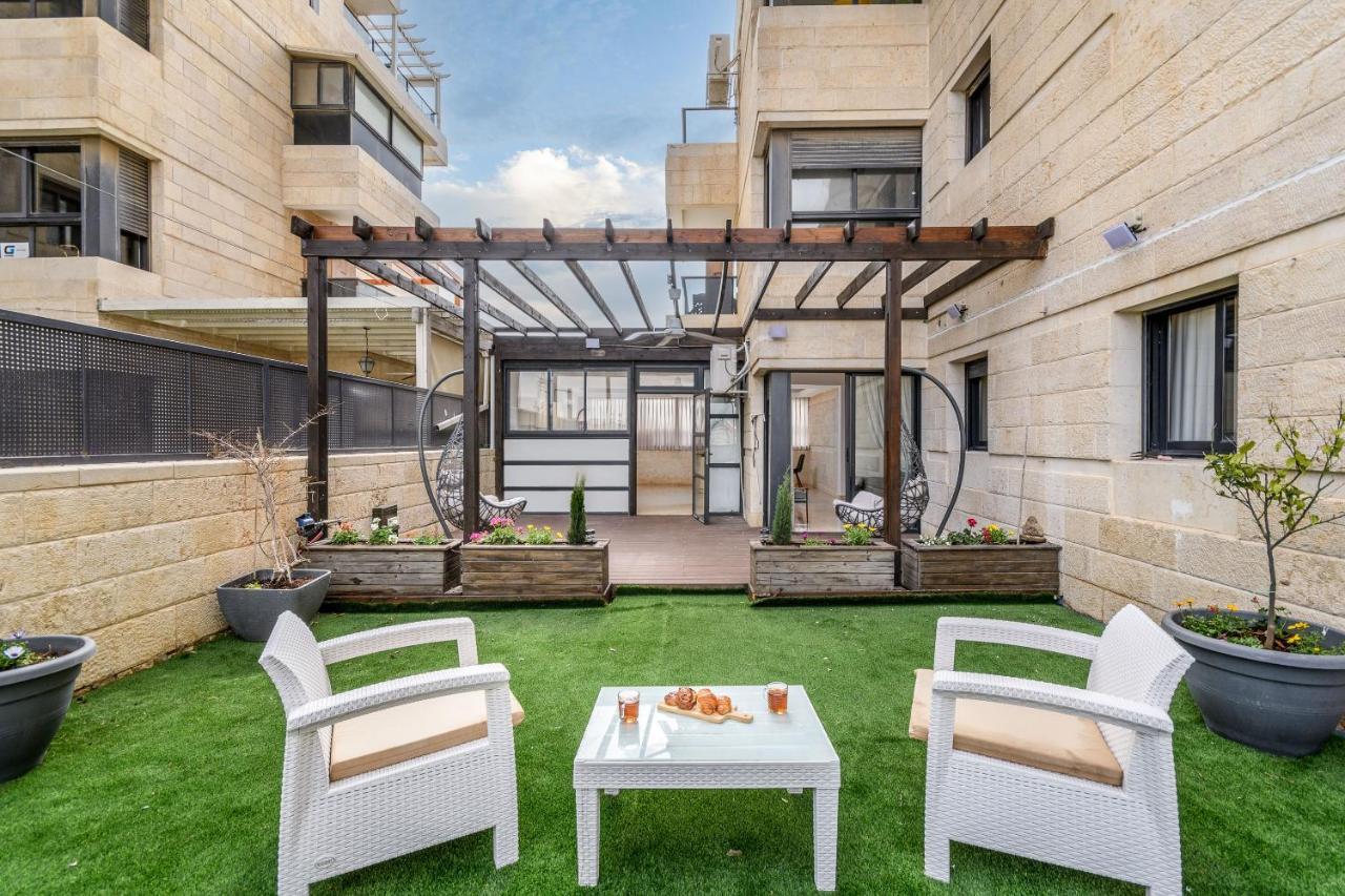 Apartment In The Shukanyon Building In Jerusalem Exterior photo